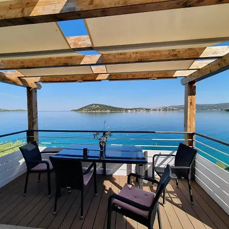 Maris Ljoljinica * Rogoznica (Sibenik-Knin)