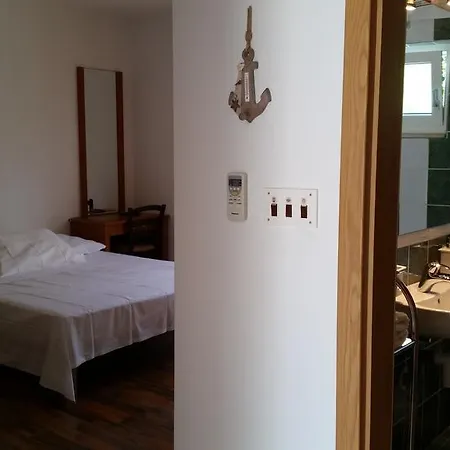 Maris Ljoljinica * Rogoznica (Sibenik-Knin)