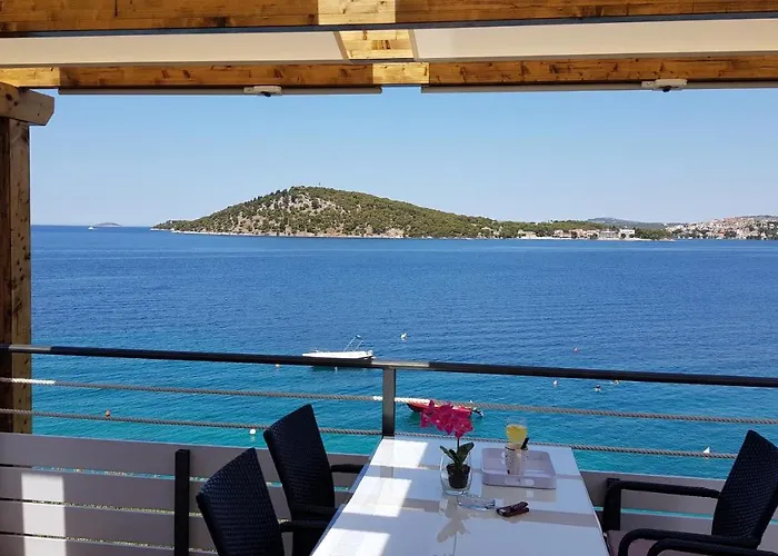 Maris Ljoljinica Daire Rogoznica (Sibenik-Knin)