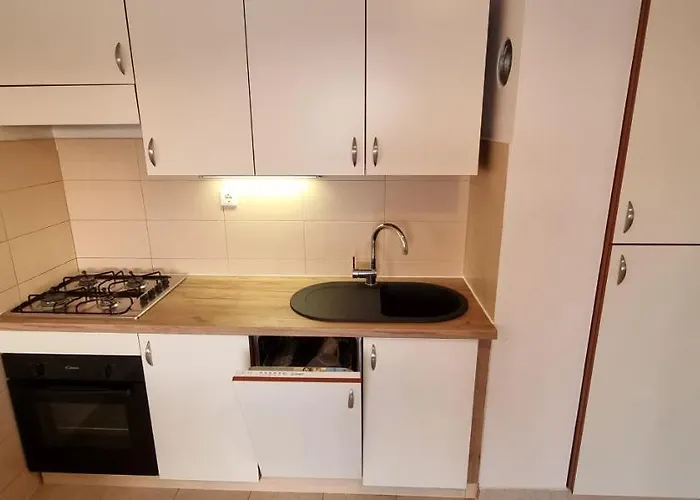 Maris Ljoljinica Daire Rogoznica (Sibenik-Knin)