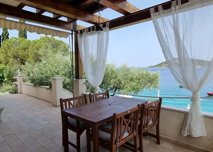 Maris Ljoljinica * רוגוזניצה