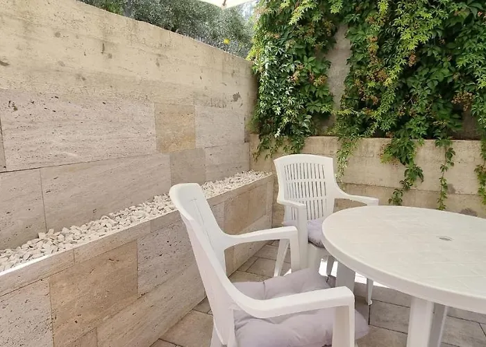 Maris Ljoljinica Daire *